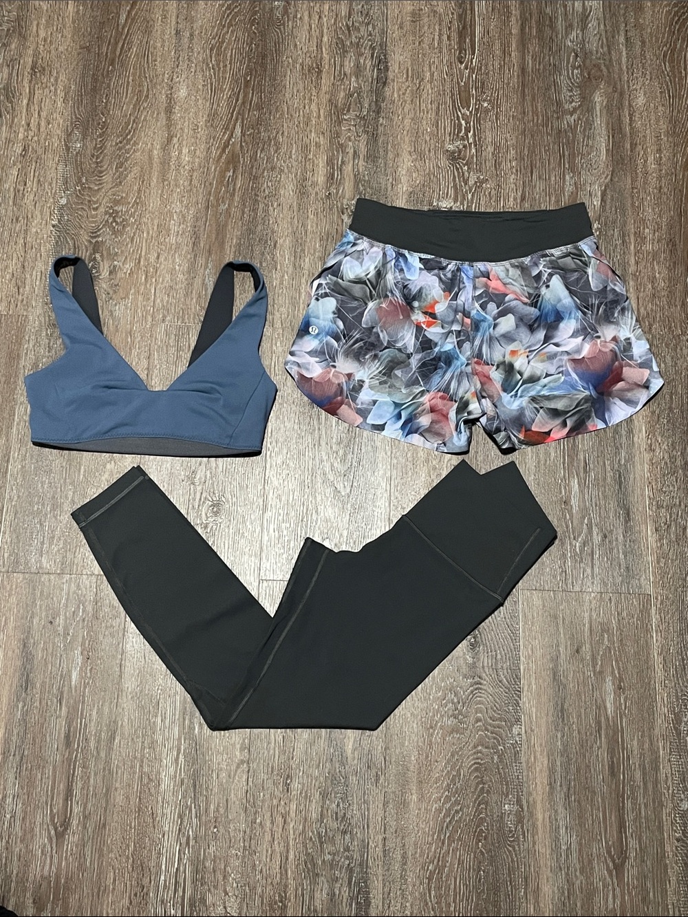 EUC Lululemon Matching Workout Bundle. Size 6